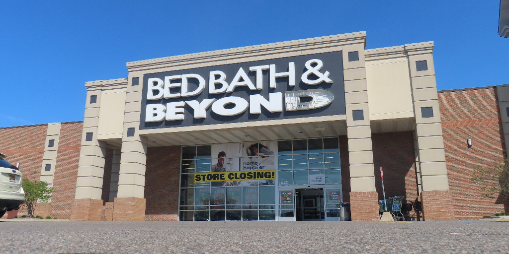 Exterior photo of a Bed, Bath & Beyond store.