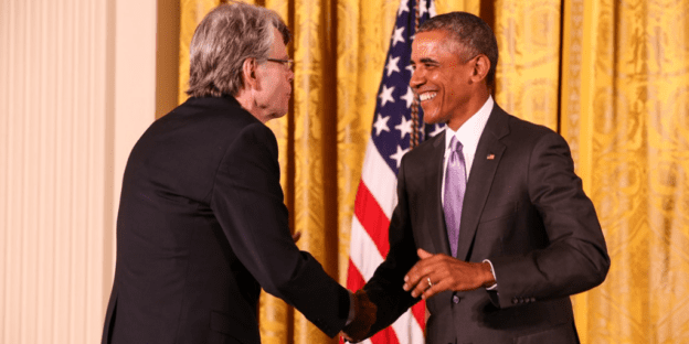 Barack Obama presents Stephen King with the National Medal of the Arts